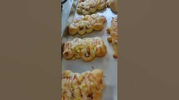 Thumbnail of Aneka bentuk Roti manis