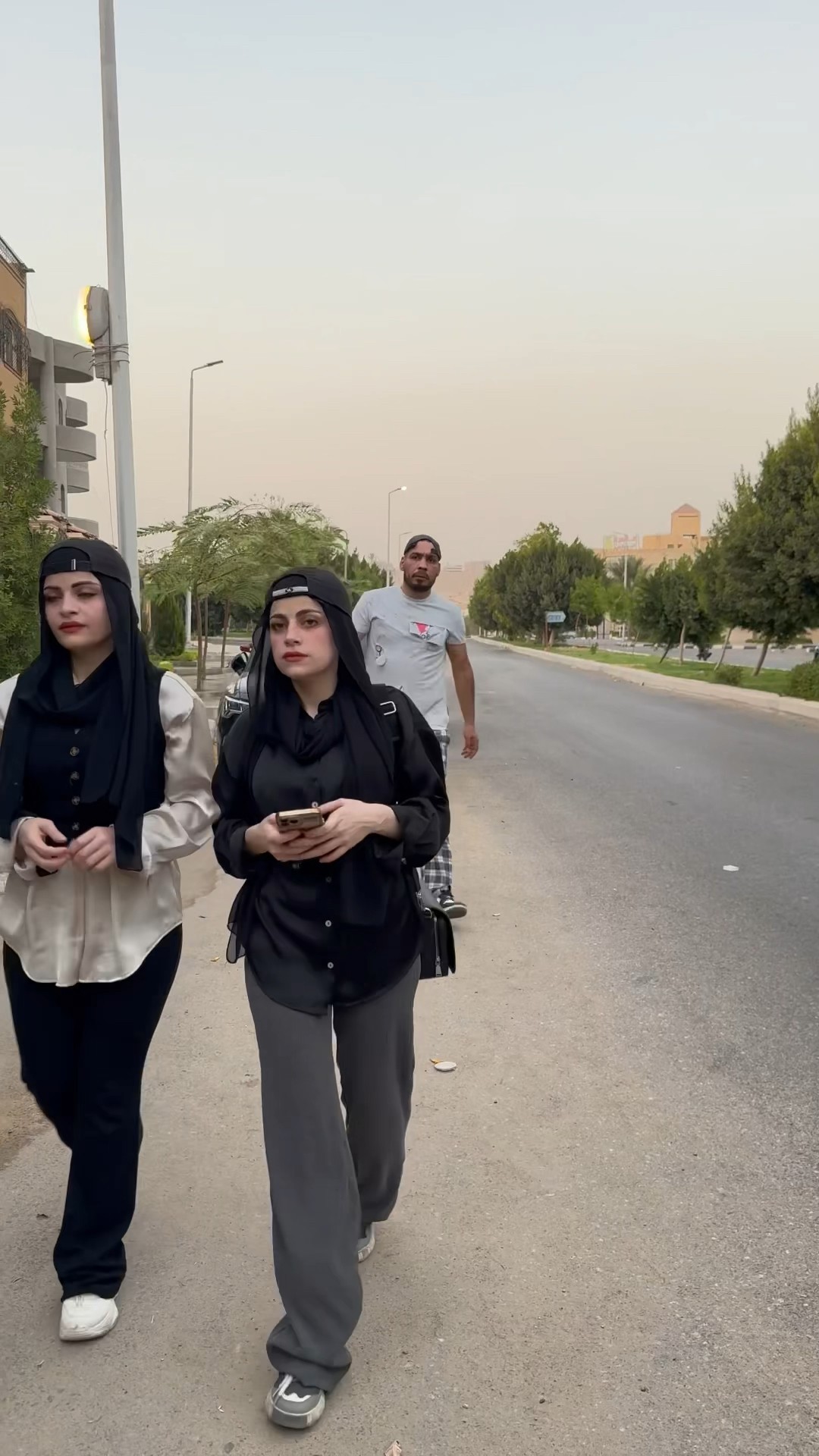 شحاد مثقف ?? ام سيف ونانو
