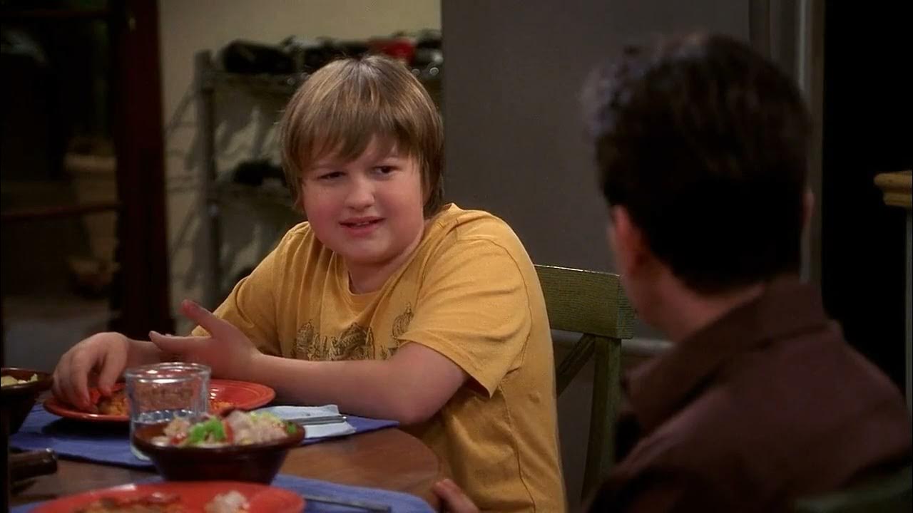 Tio Charlie é um gênio dois homens e meio (dublado) YouTube Tio Charlie é um gênio dois homens e meio (dublado) YouTube