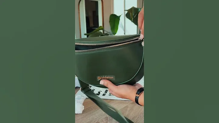 Unboxing the new cactus leather bag from @lululemon #lululemoncreator #lululemontryon #lululemon