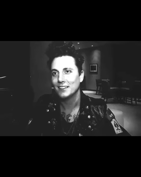 Story' wa Synyster gates
