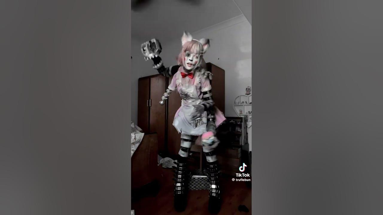 Redoing my mangle cosplay 🎃 here's my favorite cosplay vid I did of it 🖤  #mangle #manglecosplay #fnaf #fnafcosplay #fivenightsatfreddys