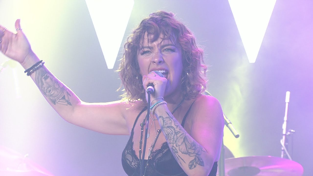 在 YouTube 上觀看「JJ Wilde - Stop Draggin' My Heart Around (Live At The HUB)」 在 YouTube 上觀看「JJ Wilde - Stop Draggin' My Heart Around (Live At The HUB)」