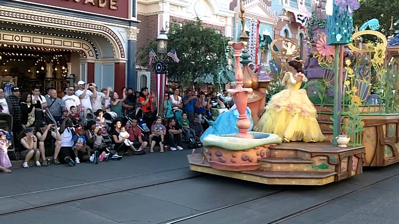 Mickey's Soundsational Parade in Disneyland Resort (June 18th, 2011)