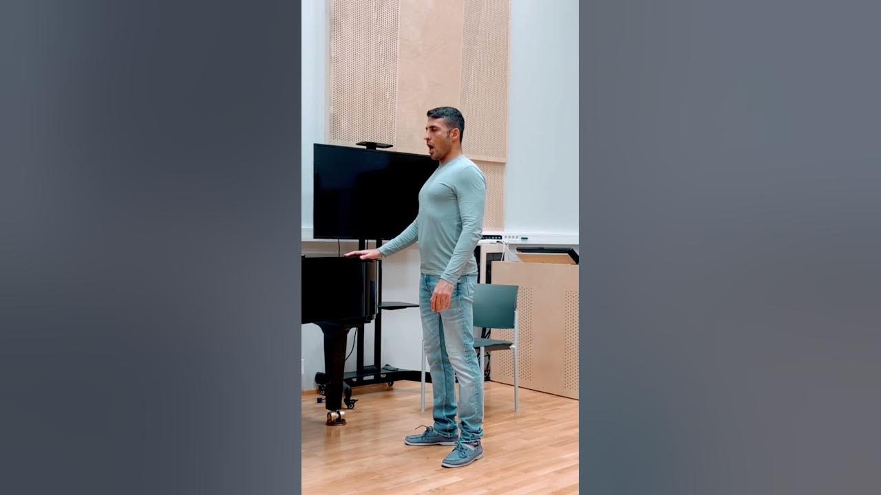 How to Sing High Notes Easily #youtubeshorts #opera #singer #technique #music #viral #artist