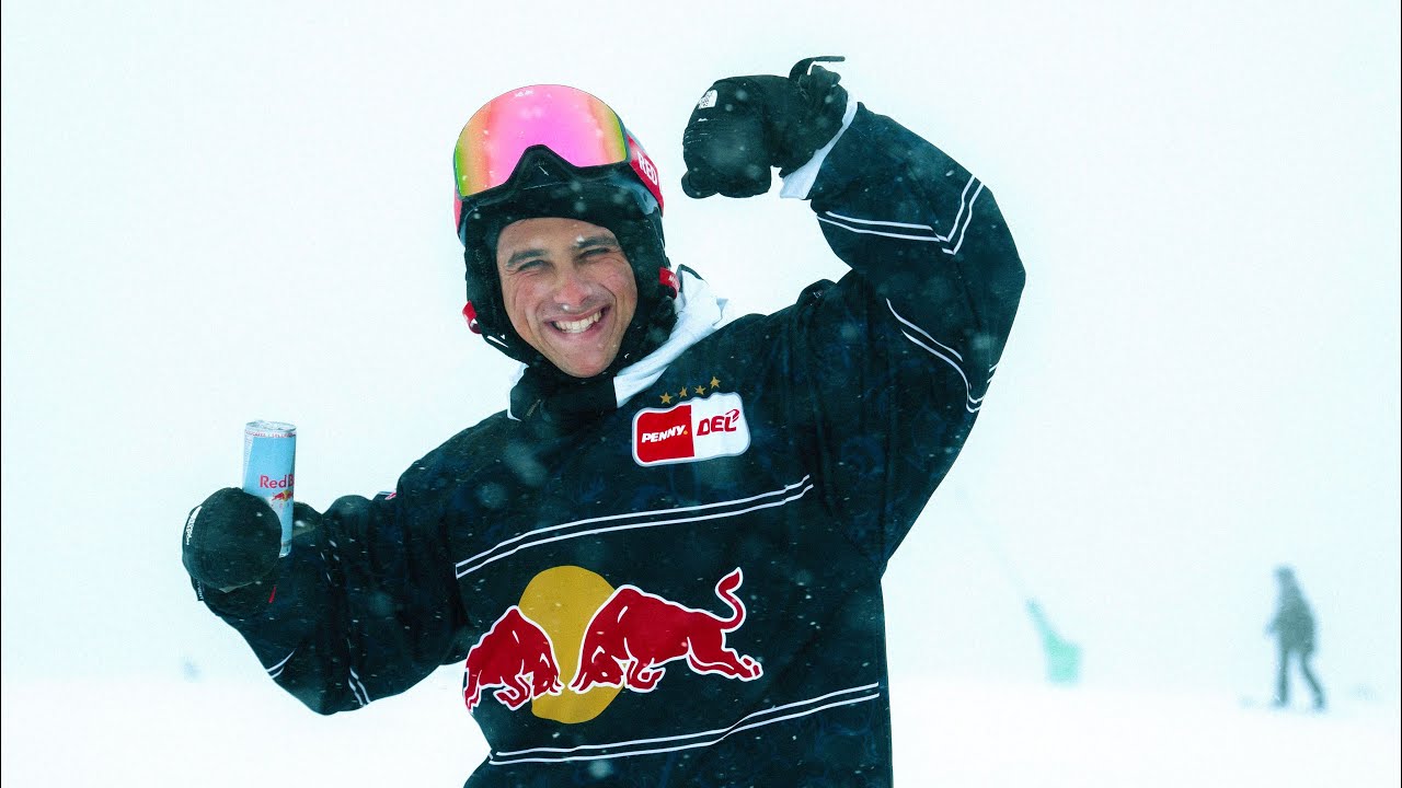 ME HA FICHADO REDBULL.