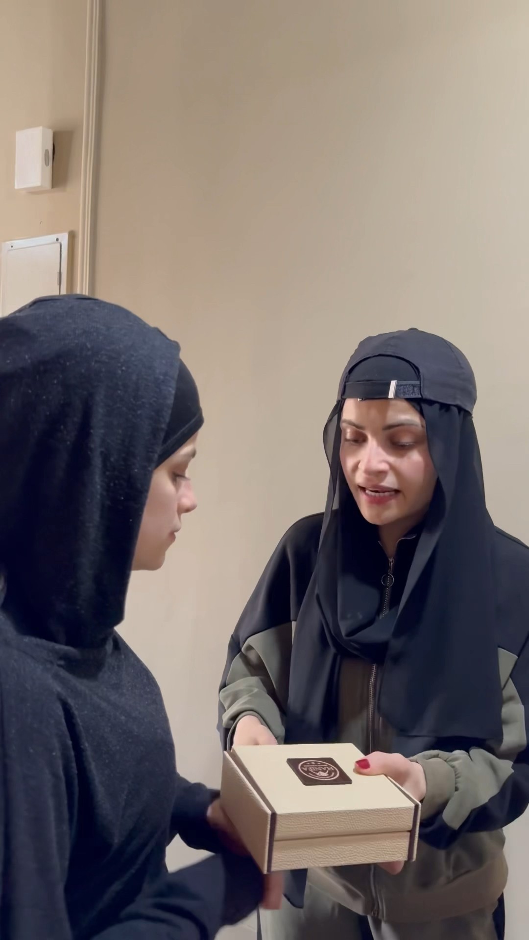 البنت الذكية والبنت الغبية ?? ام سيف ونانو