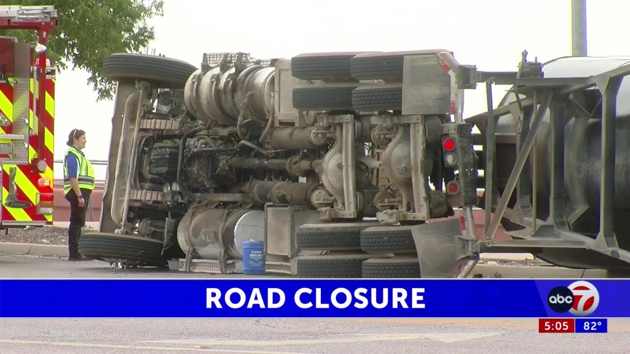 ABC-7 Traffic Alert: Semi flips over on Vinton overpass - YouTube
