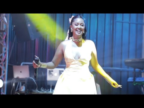 Monia Fleur Bwambere Akoze Live Performance Ari Wenyene Ijwi Ryiwe Ririjije Abantu Muri Arena