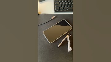 How to use StandBy Mode on a budget to turn iPhone into a smart display.#ios17 #tipsandtricks #tech