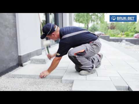Wideo: Jak układać płyty chodnikowe: porady i wskazówki