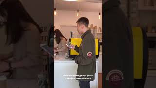 Идрак Мирзализаде в Новосибирске. Леша Ляшенко поет в кафе. Instagram stories 13.09.2020