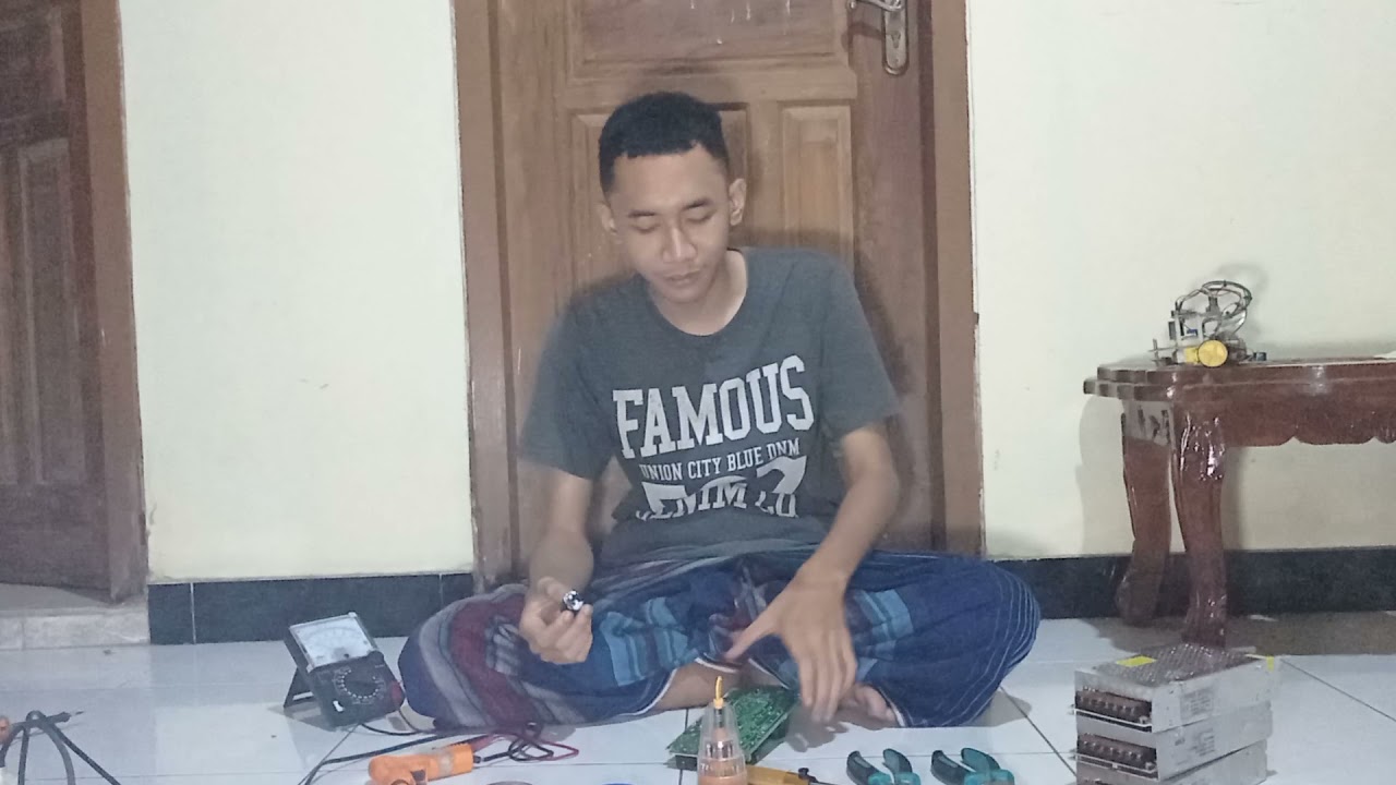 TUGAS P4E " PENGUKURAN / KOMPONEN ELEKTRONIKA BARANG BEKAS "