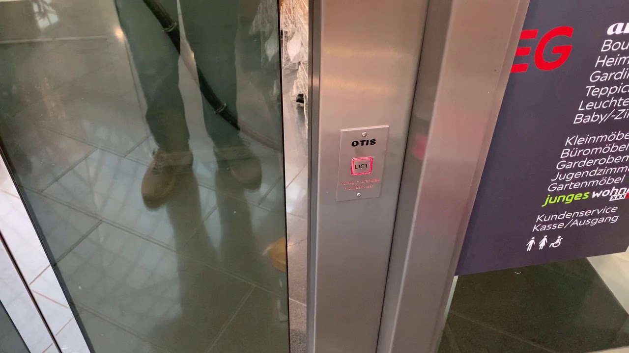 2. Hydraulik Aufzug bei XXXLutz Nordhorn