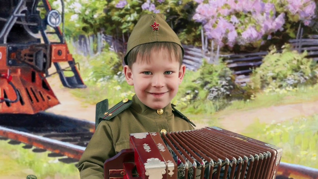 9 мая детсад. Дети в военной форме. Детская фотосессия в военной форме. Малыш в военной форме. Фотосессия к 9 мая для детей.