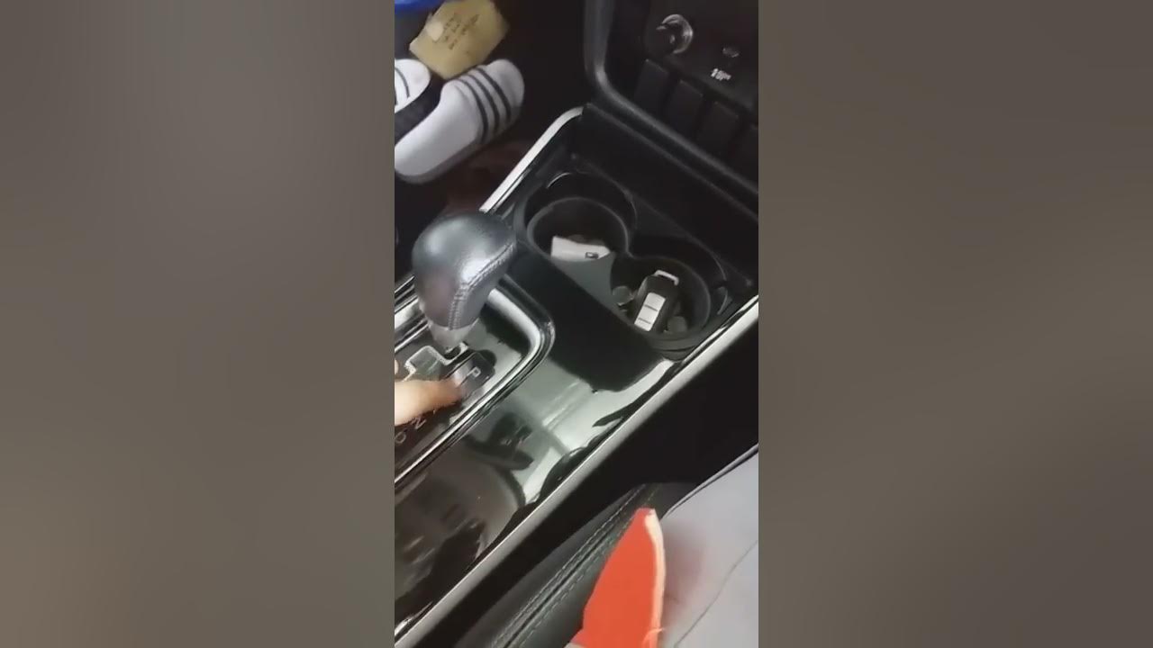 Mitsubishi Outlander - Electric Parking Brake (How To Select