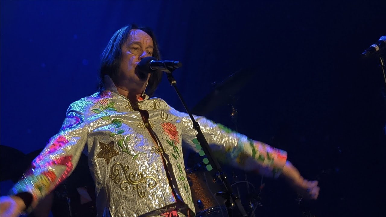 Todd Rundgren and Adrian Belew - "Life on Mars? (Live)" (David Bowie Cover) 4K Todd Rundgren and Adrian Belew - "Life on Mars? (Live)" (David Bowie Cover) 4K