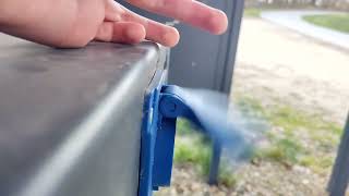 Slow motion of launching the lid 960fps
