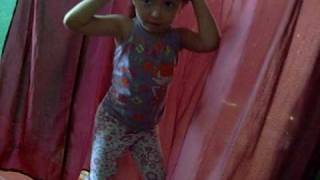 Nikki dançando Rebolation.AVI