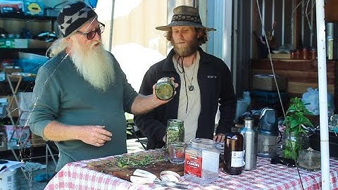Making Vegetable Glycerin Tinctures With Medicine Man
