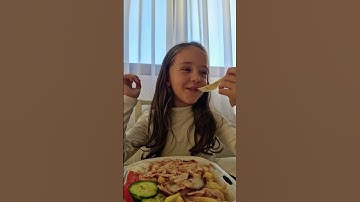 #azi mancam shaorma#eu sunt Maya și îmi place sa fac video uri# timeout