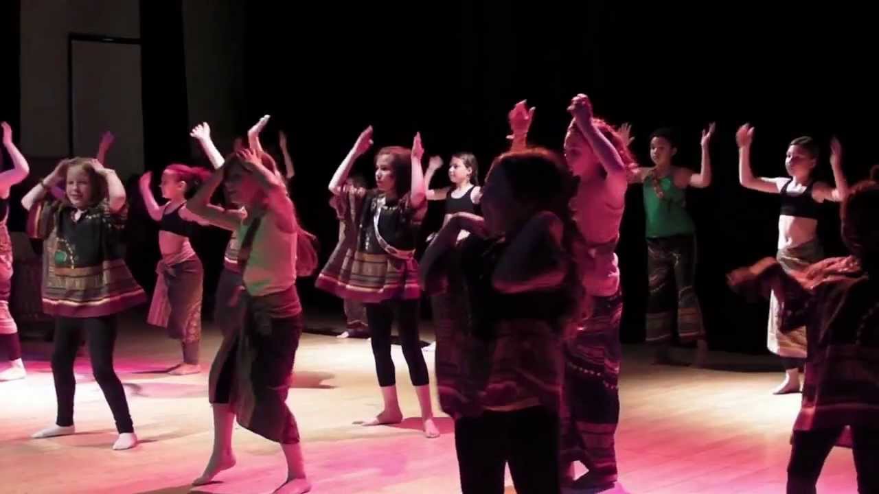 Danse Africaine Spectacle Avec Les Enfants Eveil Corporel Danse Africaine Spectacle Enfant Musique Africaine