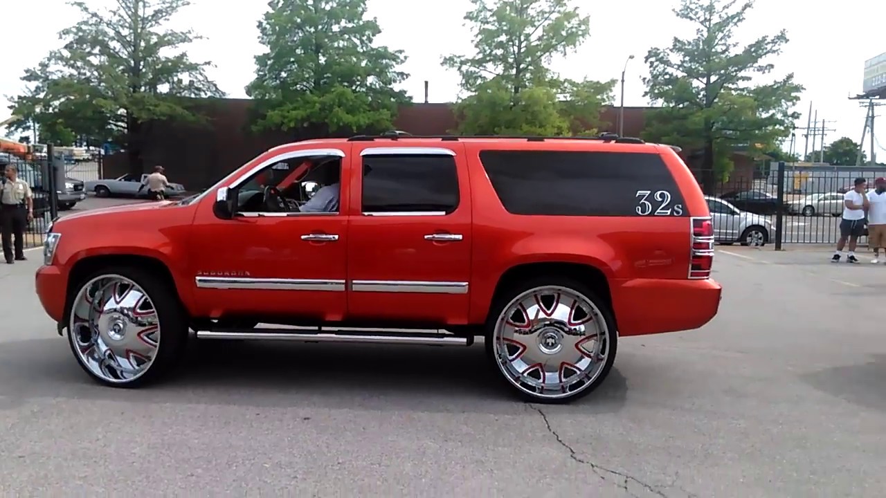 Suburban 32' Suburban 30's Tahoe 28's Leaving HottWheelz Car...