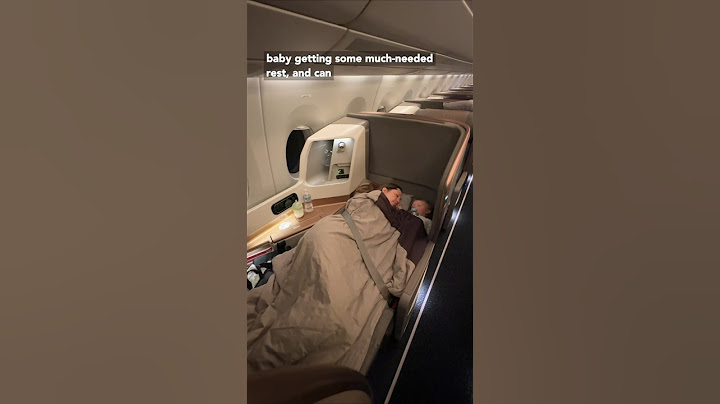Sharing ONE business class seat with my toddler on Singapore Airlines... #shorts #aviation