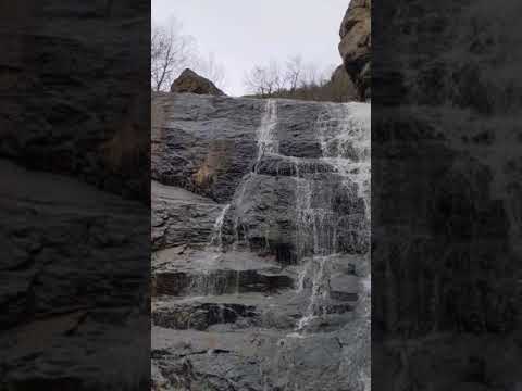 Video: Gadelsha-Wasserfall: Wo ist er, wie kommt man dorthin, Beschreibung, Foto