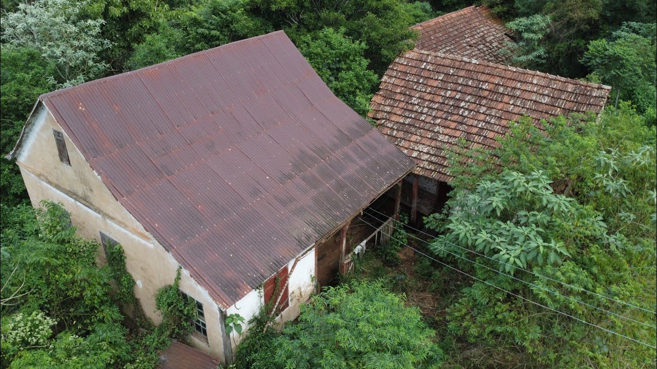 CASARÃO COM MAIS DE UM SÉCULO CONGELADO NO TEMPO COM TODOS OS MÓVEIS DENTRO!