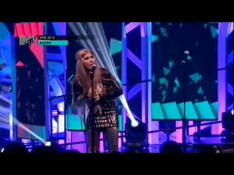 Tata Werneck e Roxanne | VMB 2012 (20/09/2012)