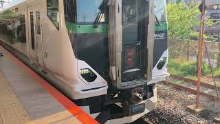 JR東日本E257系5500番台宮オオOM-51編成(三菱IGBT-VVVF) 臨8068M 特急鎌倉号 吉川美南(JM-19)行 鎌倉(JO-07)発車