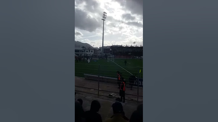 شغب جمهور فريق الجيش الملكي في مبارته مع المغرب التطواني بملعب سانية الرمل