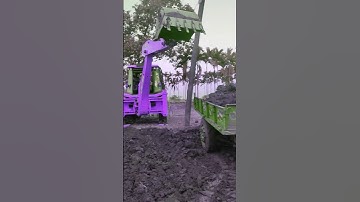 JCB is Cutting the soil and loading on the Tractor in the field #shorts#ytshorts#jcb#tractor#jcbwala