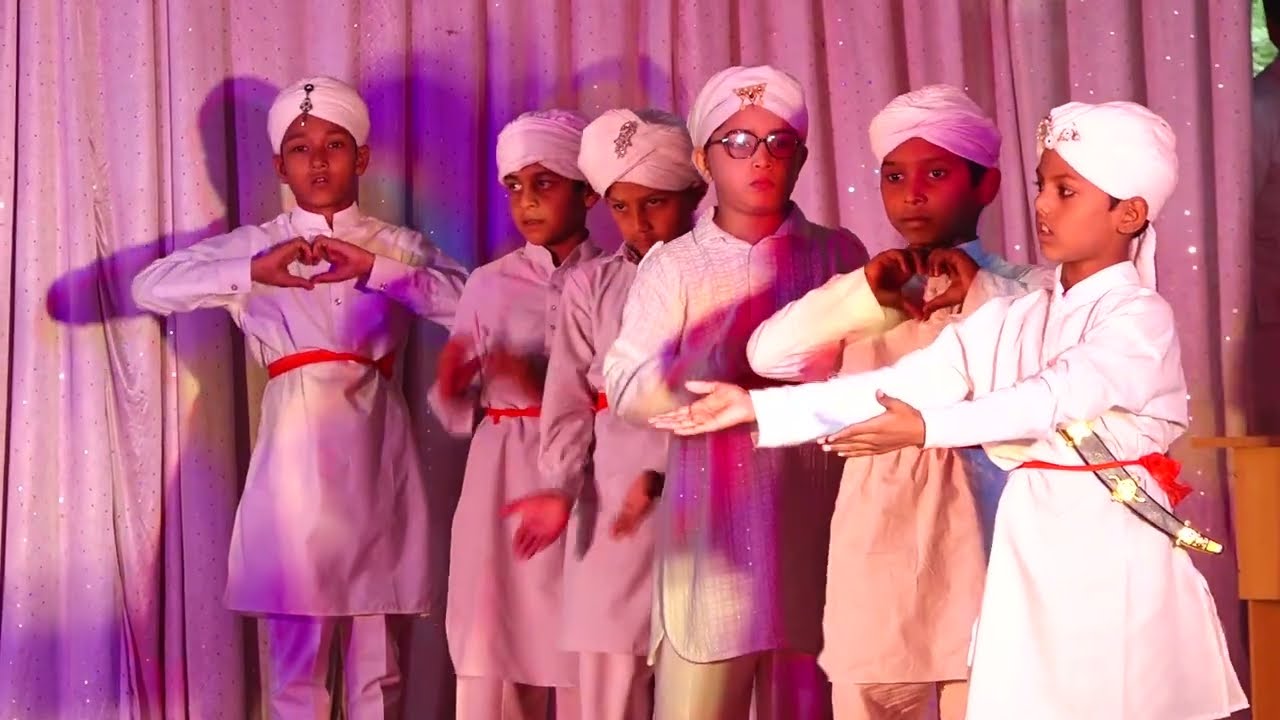 ZAMEEN PUCHTI HAI NAMAZI KAHA HAI