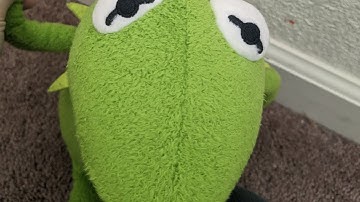 Kermit the frog turns into a puppet