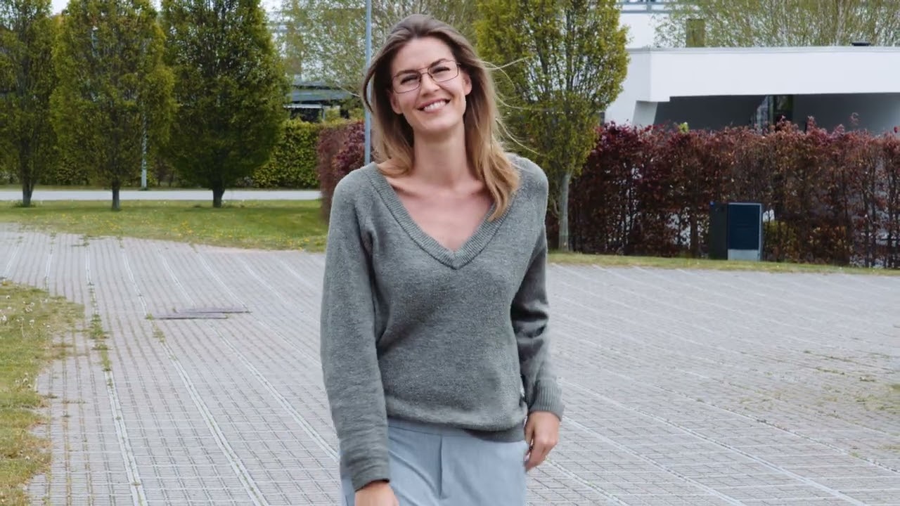 ASUS Zenbook 14 OLED UX3405 Review Bright OLED Daily Driver