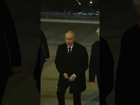 #putin #lider #presidente #rusia Putin's walking style on his visit to Kazakhstan.