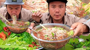 tub zeb noj fawm kua ntshav  กินก๋วยเตี๋ยวน้ำตกประเทศลาวอร่อยมาก laos waterfall noodles