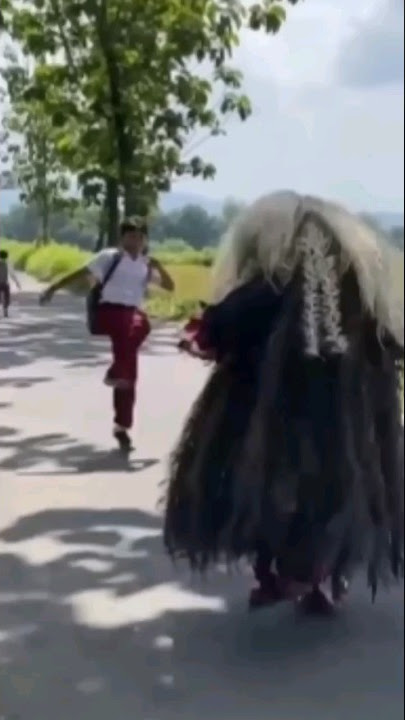 Hantu kena tendangan matahari #hantu #horrorstories #ghost #mystery #viral #setan