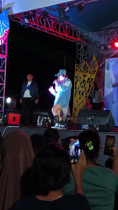 penampilan artis cantik Inez Dona diacara festival Morotai 2025