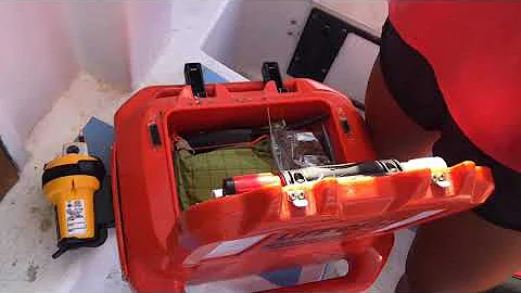 WHAT DO YOU KEEP IN YOUR LIFE CELL DITCH KIT?