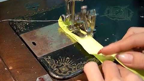 Rare Vintage SIMANCO SINGER Ruffler Sewing Machine Attachment Foot