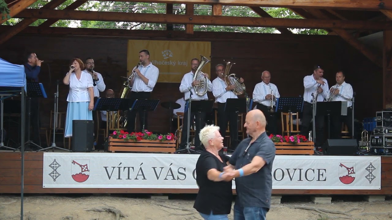 ZÁHORIENKA - Zmes slovenských ľudových piesní