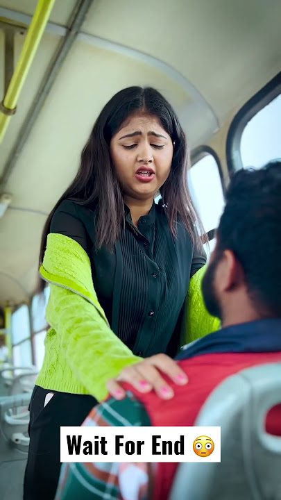 Bus me ladki ko kiya kiss #reels #trending #viral #shorts