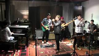 Tompi - Cinta yang Kucari ~ Salakah @ Mostly Jazz 17/02/12 [HD]