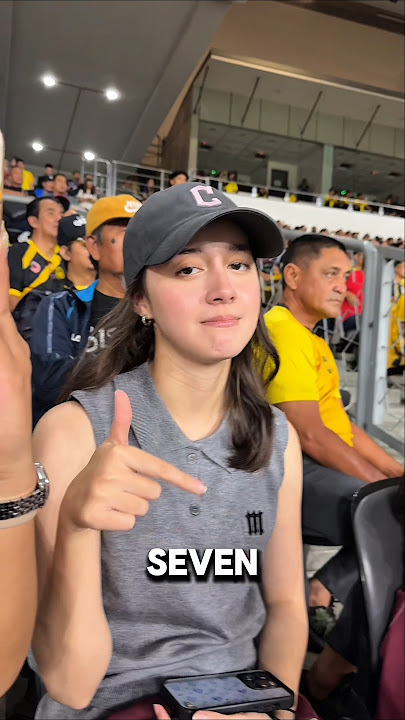 😍 Awek CUN yg Keluar bila GOAL Malaysia vs Laos banyak kali Camera Tunjuk 🤣