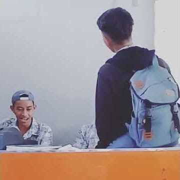 Ku hanya diam menggenggam menahan segala kerinduan, Status WA
