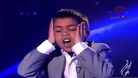 طفل يقرأ سورة الطارق بصوت جميل