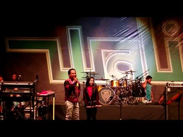 Nenekku Pahlawanku Nur Amira Syahira Feat Wali Band LIVE in JOHOR class=